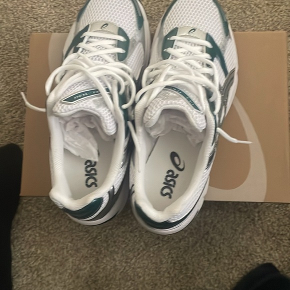 ASICS - Picture 5 of 6